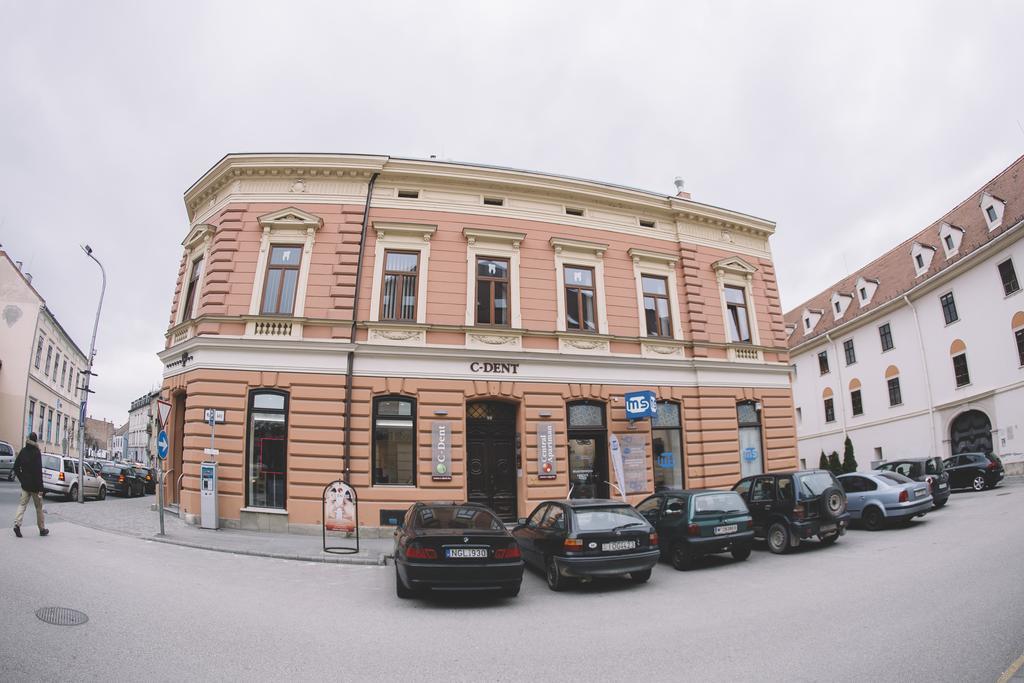Central Apartman Sopron Exterior photo