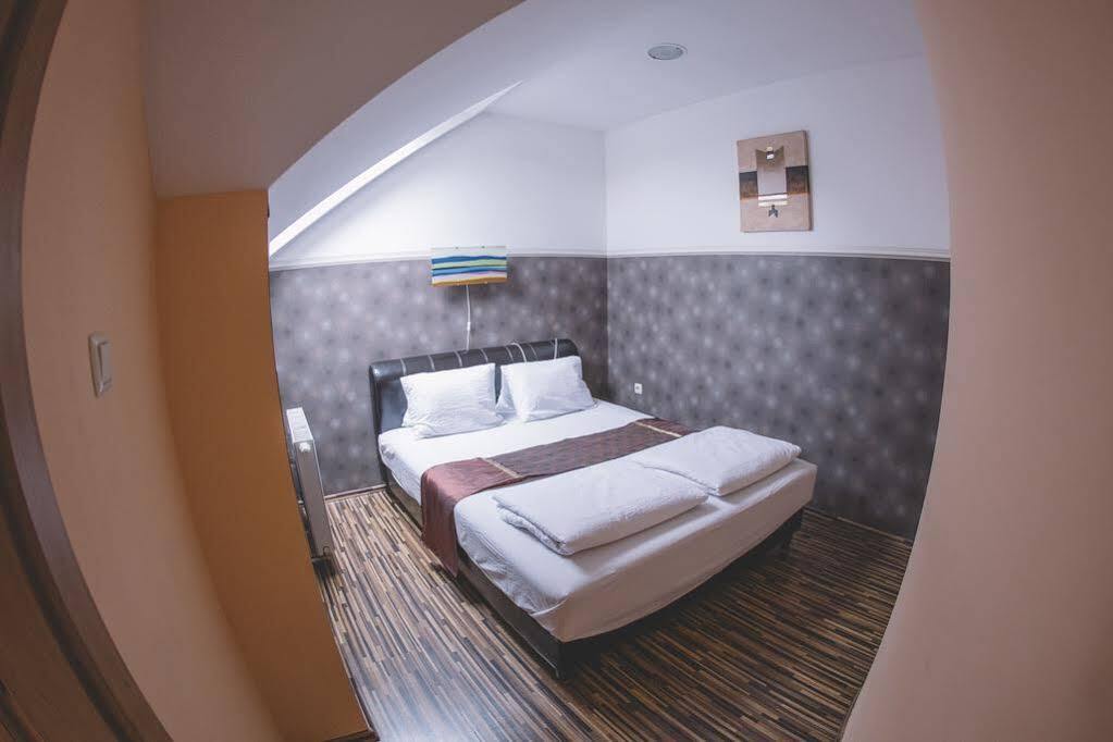 Central Apartman Sopron Exterior photo